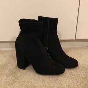 Steve Madden “Gaze” black booties